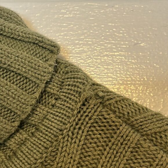 Madison & Max Women’s Light Green Knit Turtleneck Ribbed Sweater Size Medium - Picture 5 of 6